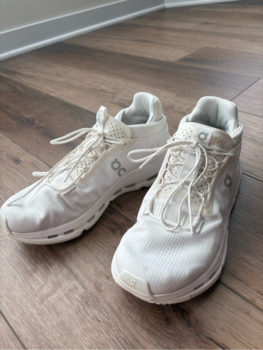 On Cloud Women’s White Athletic Sneakers